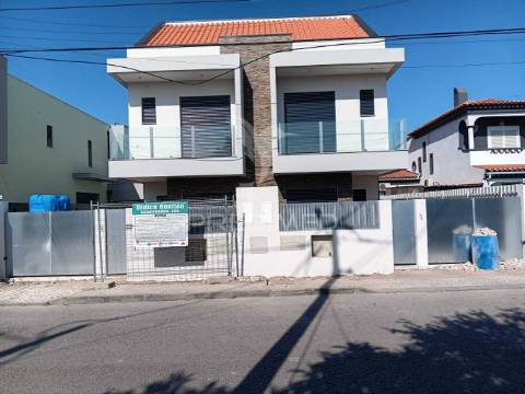 Moradia t3 com piscina