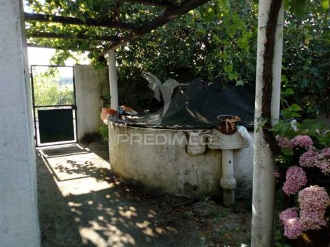 Moradias bi-familiar com terreno