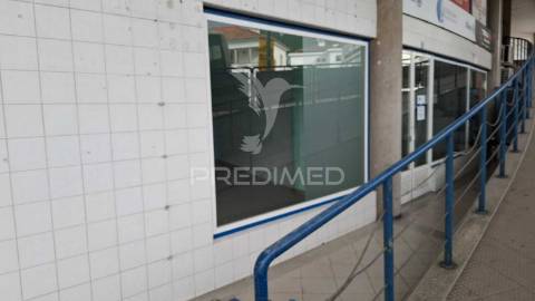 Loja para arrendamento no centro comercial navio – portalegre (r/c)