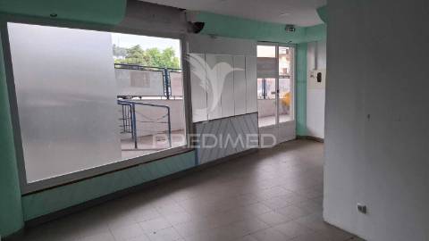 Loja para arrendamento no centro comercial navio – portalegre (r/c)