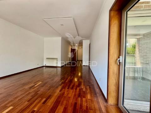 Apartamento t2 com garagem em guimarães
