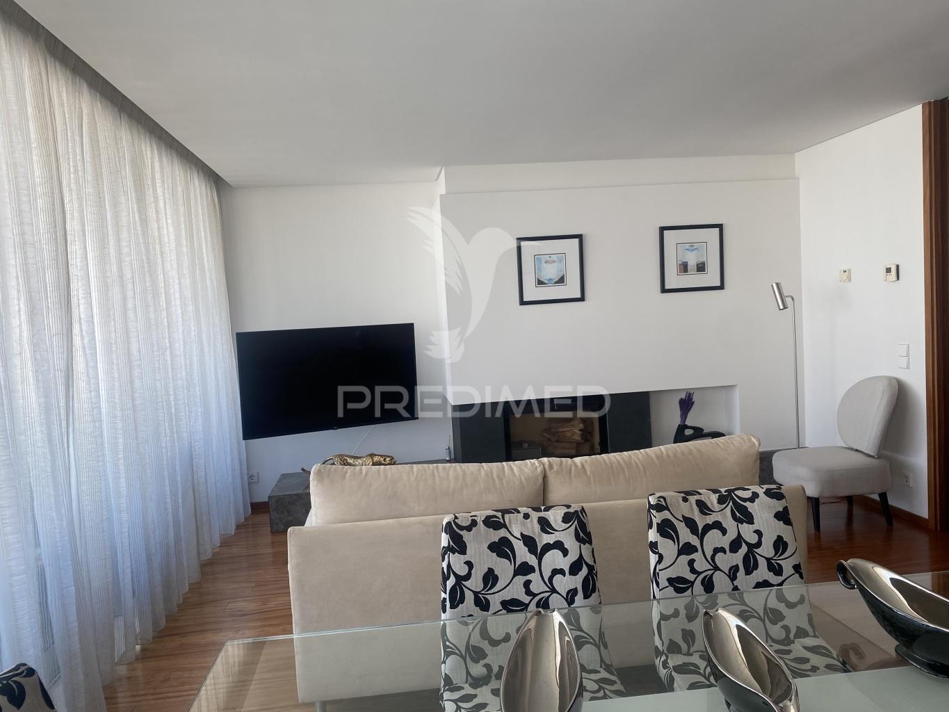 Arrenda-se t2 leça palmeira mobilado praia