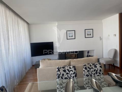 Arrenda-se t2 leça palmeira mobilado praia