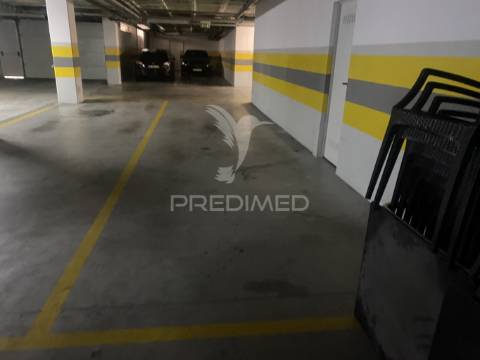 Arrenda-se t2 leça palmeira mobilado praia