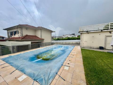 Moradia individual c\ piscina - ronfe