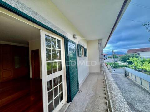 Moradia individual c\ piscina - ronfe