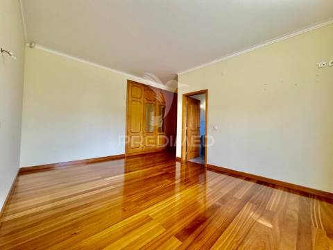 Moradia individual c\ piscina - ronfe
