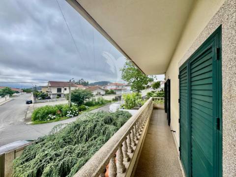 Moradia individual c\ piscina - ronfe
