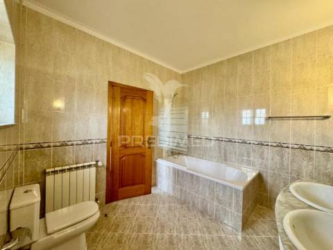 Moradia individual c\ piscina - ronfe