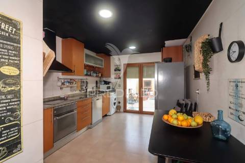 Apartamento t2 com terraço e box em alverca