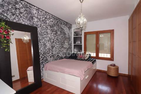 Apartamento t2 com terraço e box em alverca