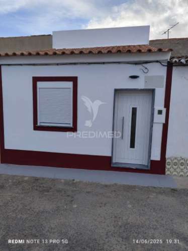 Moradia t3 remodelada, vista barragem, santa vitória, beja.