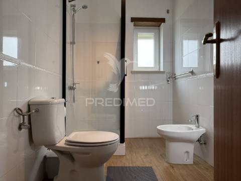 Apartamento t3 com 2 suítes, boleiros, freg. fátima