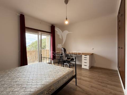 Apartamento t3 com 2 suítes, boleiros, freg. fátima