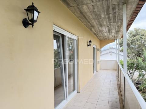 Apartamento t3 com 2 suítes, boleiros, freg. fátima