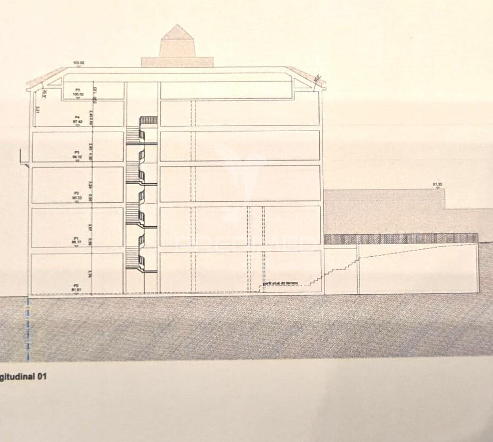 Edificio para reconstruir em zona histórica no porto