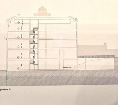 Edificio para reconstruir em zona histórica no porto