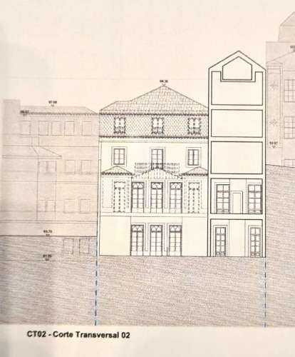 Edificio para reconstruir em zona histórica no porto