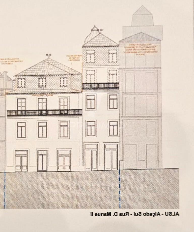 Edificio para reconstruir em zona histórica no porto