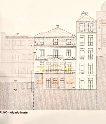 Edificio para reconstruir em zona histórica no porto