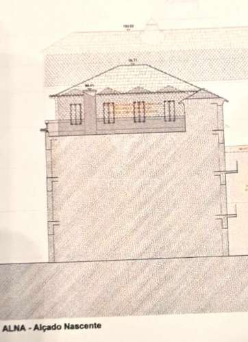 Edificio para reconstruir em zona histórica no porto