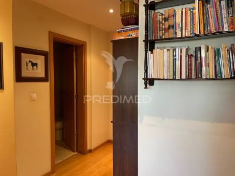 Arrenda-se apartamento t4 leça da palmeira