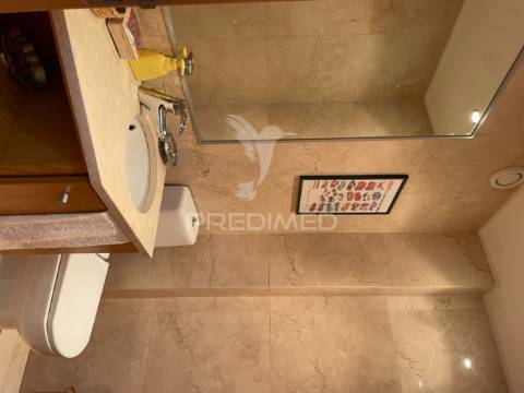 Arrenda-se apartamento t4 leça da palmeira
