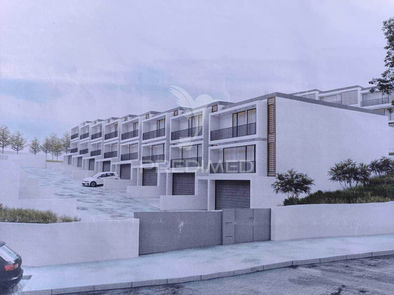 Moradia t3 em condomínio com 2 frentes - villas premium são cosme