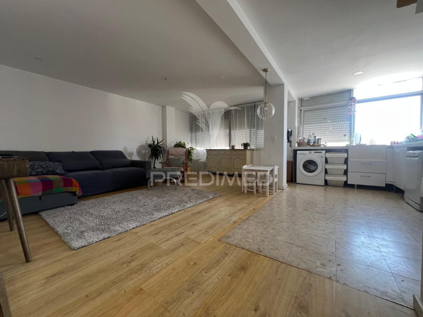 Apartamento t3 na arrentela-seixal