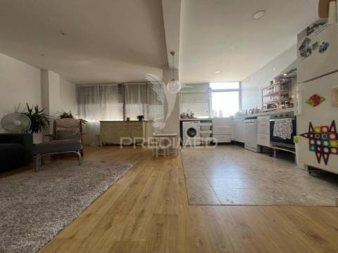 Apartamento t3 na arrentela-seixal