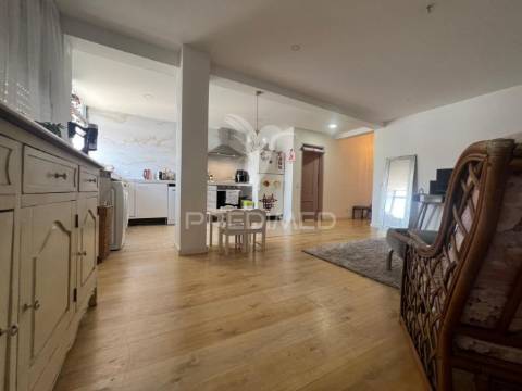 Apartamento t3 na arrentela-seixal