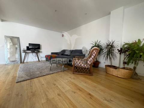 Apartamento t3 na arrentela-seixal