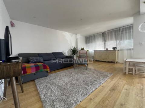 Apartamento t3 na arrentela-seixal