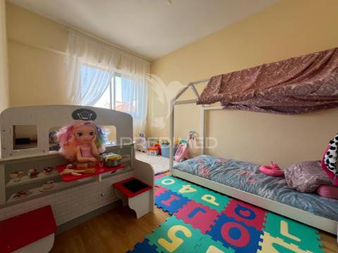 Apartamento t3 na arrentela-seixal