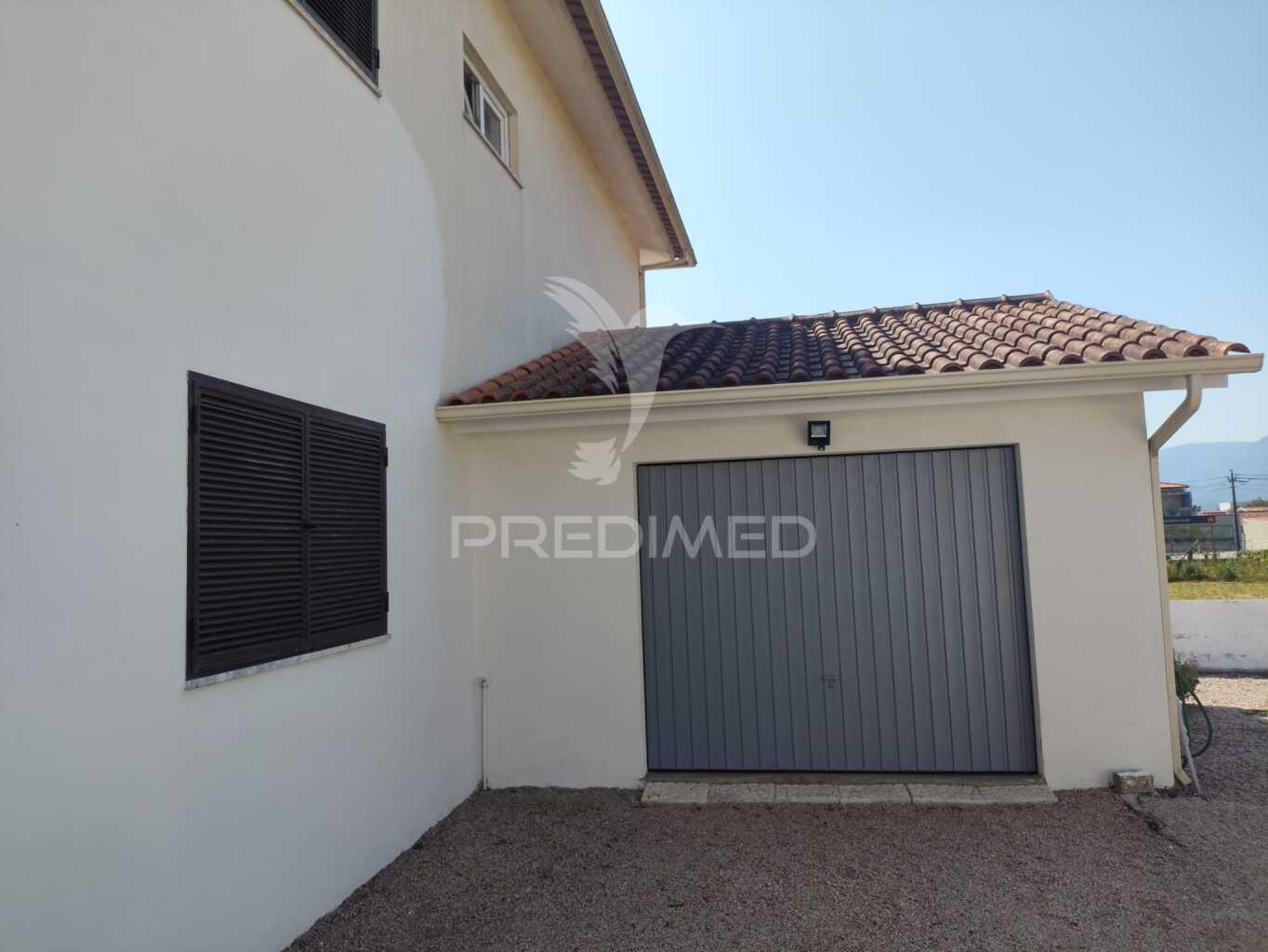 Moradia t4 - garagem - terreno com 2037 m2