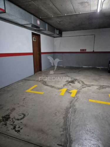 Estacionamento  privado edificio jardins do caniço