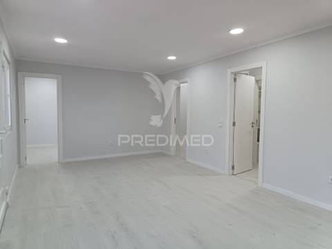 Moradia térrea t3, totalmente remodelada, em setúbal
