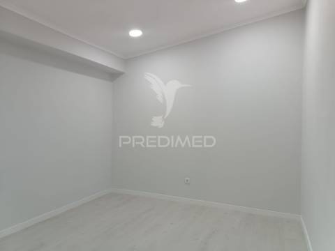 Moradia térrea t3, totalmente remodelada, em setúbal