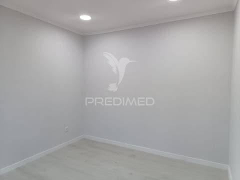Moradia térrea t3, totalmente remodelada, em setúbal