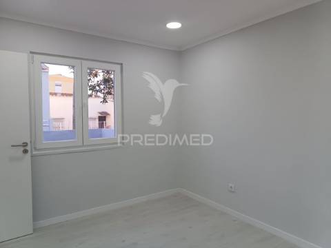 Moradia térrea t3, totalmente remodelada, em setúbal