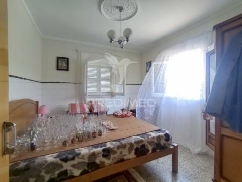Moradia para restauro em mossomodia olival