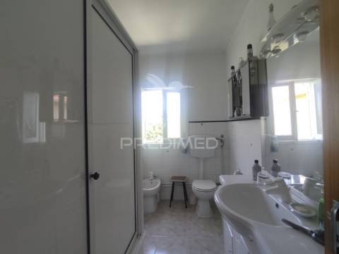 Moradia para restauro em mossomodia olival