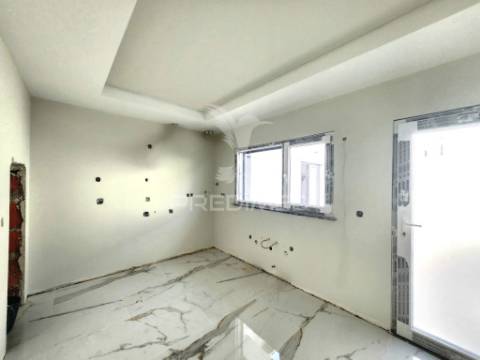 Moradia geminada t3 c/garagem, na quinta do conde