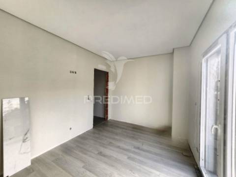 Moradia geminada t3 c/garagem, na quinta do conde