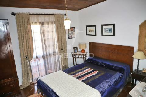 Casa de campo t3 à venda na marmeleira