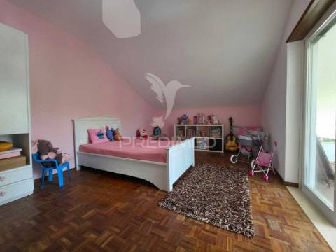 Quintinha t2 com 1.700m2