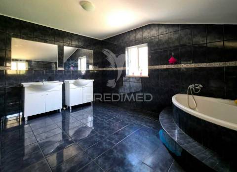 Quintinha t2 com 1.700m2