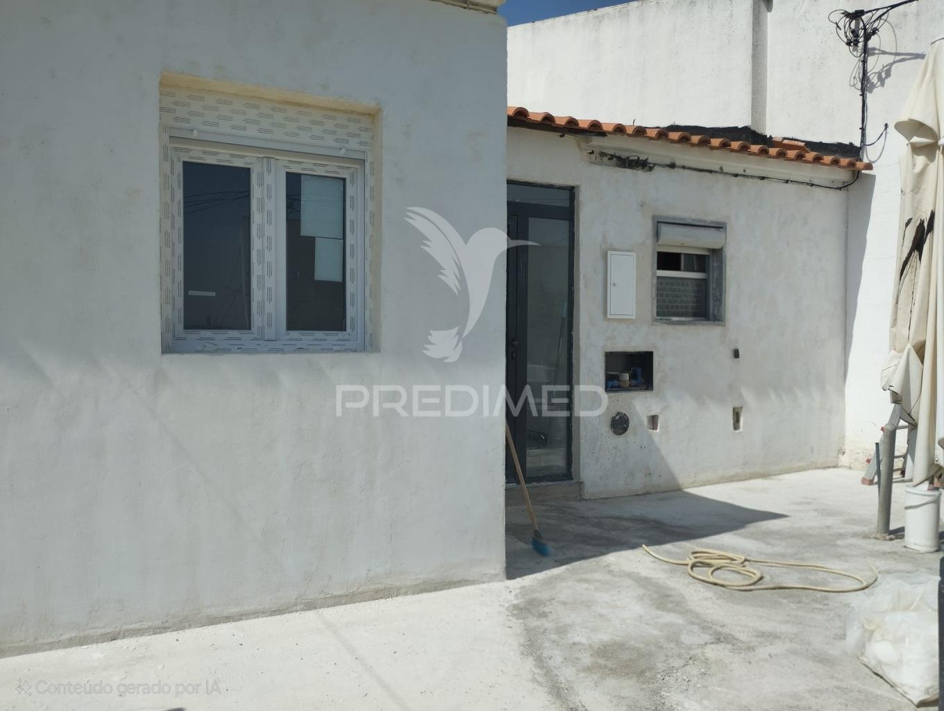 Moradia t2 recuperada com espaço exterior generoso – azaruja, alentejo