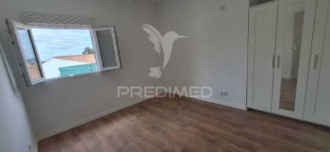 Moradia t2 recuperada com espaço exterior generoso – azaruja, alentejo
