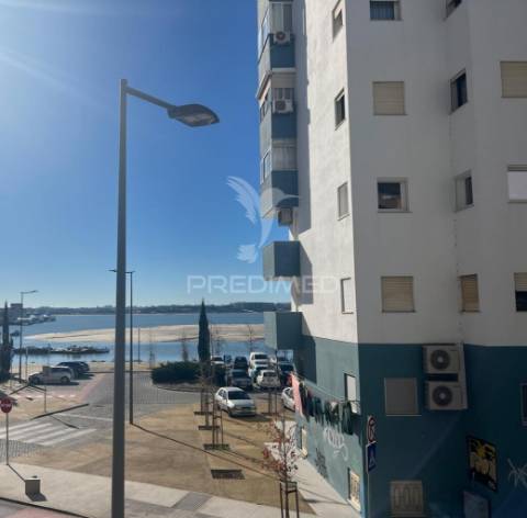Apartamento t3 centro barreiro vista rio